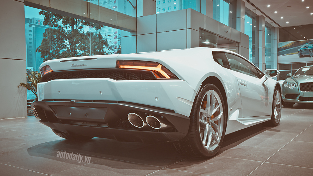 Cận cảnh Lamborghini Huracan chính hãng thứ hai tại Hà Nội 2nd Lamborghini Huracan (10).JPG