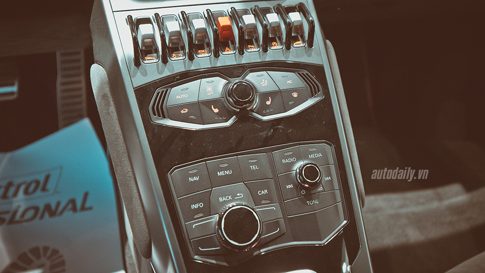 Cận cảnh Lamborghini Huracan chính hãng thứ hai tại Hà Nội 2nd Lamborghini Huracan (21).JPG