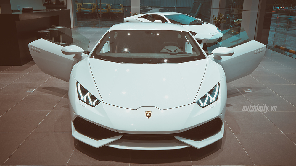 Cận cảnh Lamborghini Huracan chính hãng thứ hai tại Hà Nội 2nd Lamborghini Huracan (5).JPG