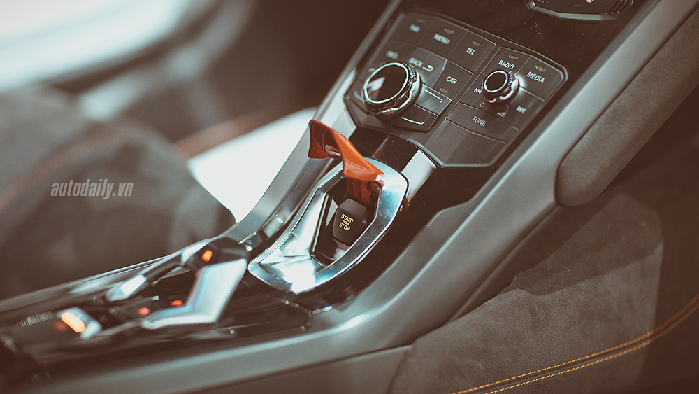 Cận cảnh Lamborghini Huracan chính hãng thứ hai tại Hà Nội 2nd Lamborghini Huracan (53).JPG