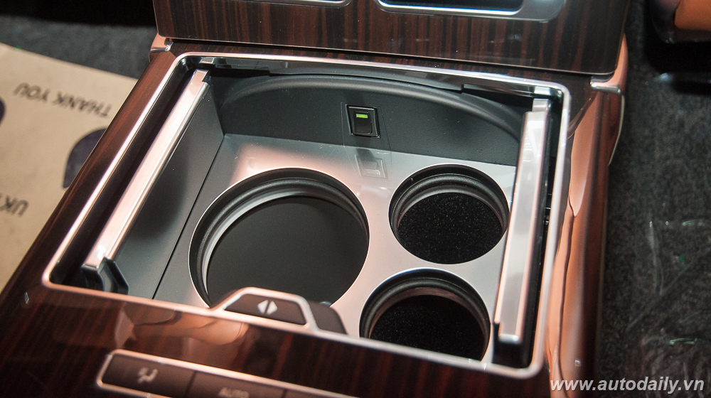 Nội thất Range Rover SVAutobiography chính hãng tại Việt Nam SVAutobiography (17).jpg