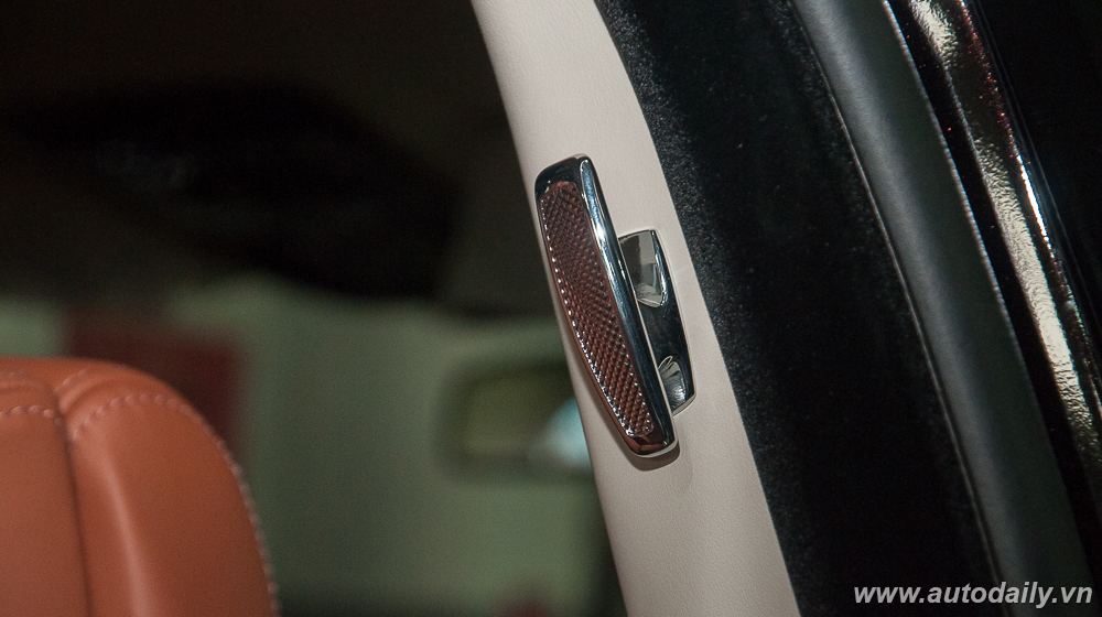 Nội thất Range Rover SVAutobiography chính hãng tại Việt Nam SVAutobiography (22).jpg