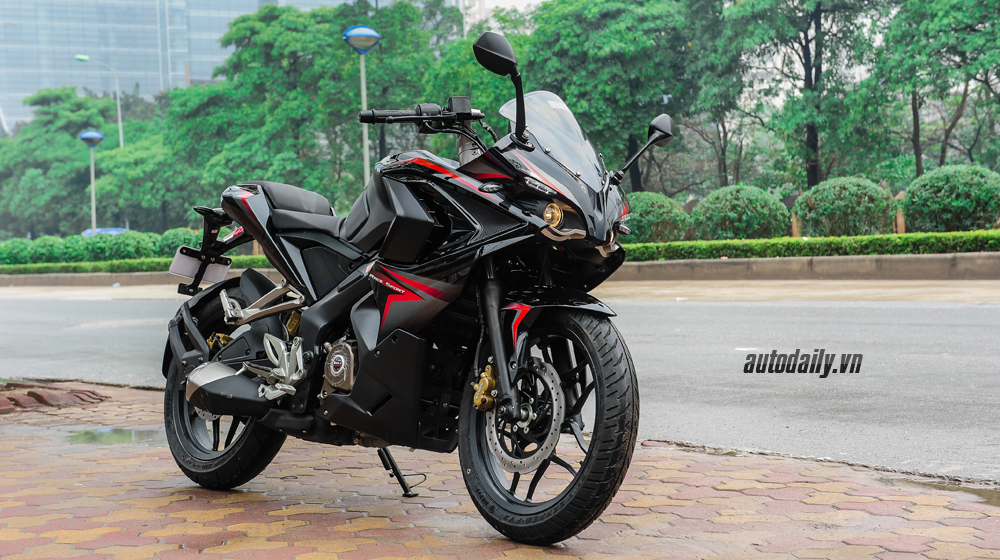 Bajaj Pulsar RS200 Demon Black về Việt Nam, giá hơn 90 triệu bajaj pulsar RS200 Demon Black (7).jpg