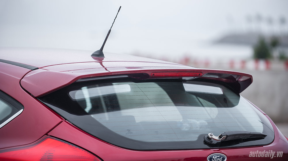 Đánh giá Focus mới – “Vũ khí sắc lẹm” của Ford ford-focus-2015 (12).jpg