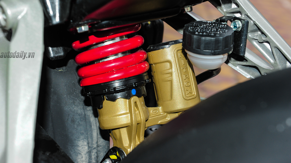 Soi chi tiết Bajaj Pulsar RS200 Demon Black đầu tiên tại Việt Nam bajaj pulsar RS200 (16).JPG