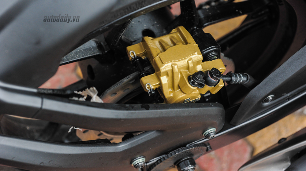 Soi chi tiết Bajaj Pulsar RS200 Demon Black đầu tiên tại Việt Nam bajaj pulsar RS200 (18).JPG