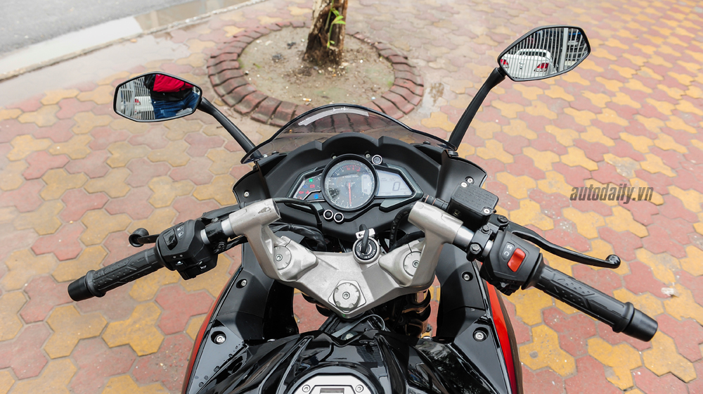 Soi chi tiết Bajaj Pulsar RS200 Demon Black đầu tiên tại Việt Nam bajaj pulsar RS200 (20).JPG
