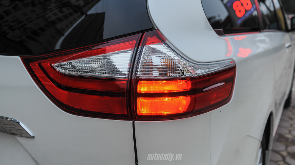 Ảnh chi tiết Toyota Sienna 2016 tại Hà Nội toyota Siena ngoai that (8).JPG