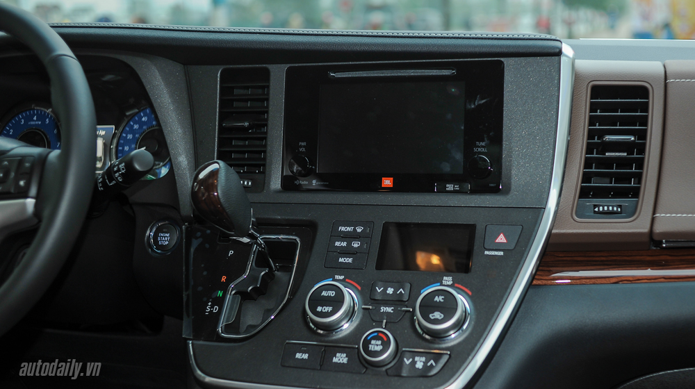Ảnh chi tiết Toyota Sienna 2016 tại Hà Nội toyota Siena noi that (11).JPG