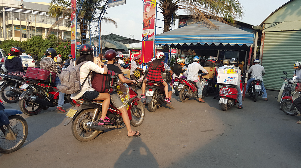 “Nhọc nhằn” chuyện gửi xe về quê ăn Tết Gửi_xe_tết (3).jpg