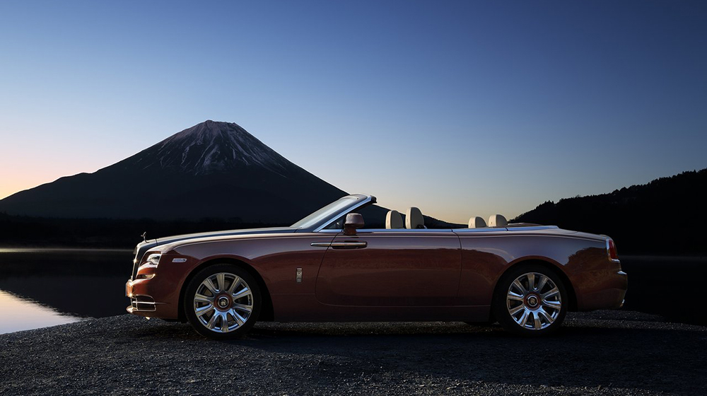 Đấu giá Rolls-Royce Dawn đầu tiên thu về 750.000 USD Rolls-Royce-Dawn_2017 (1).jpg