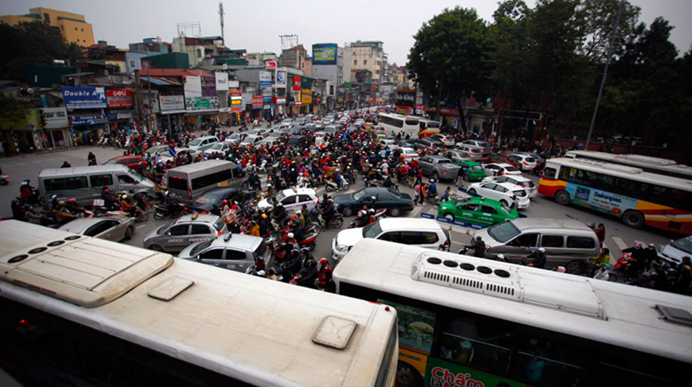 Sát tết: “Thà vứt ôtô mà đi xe máy còn hơn!” 20160203205850-9.jpg