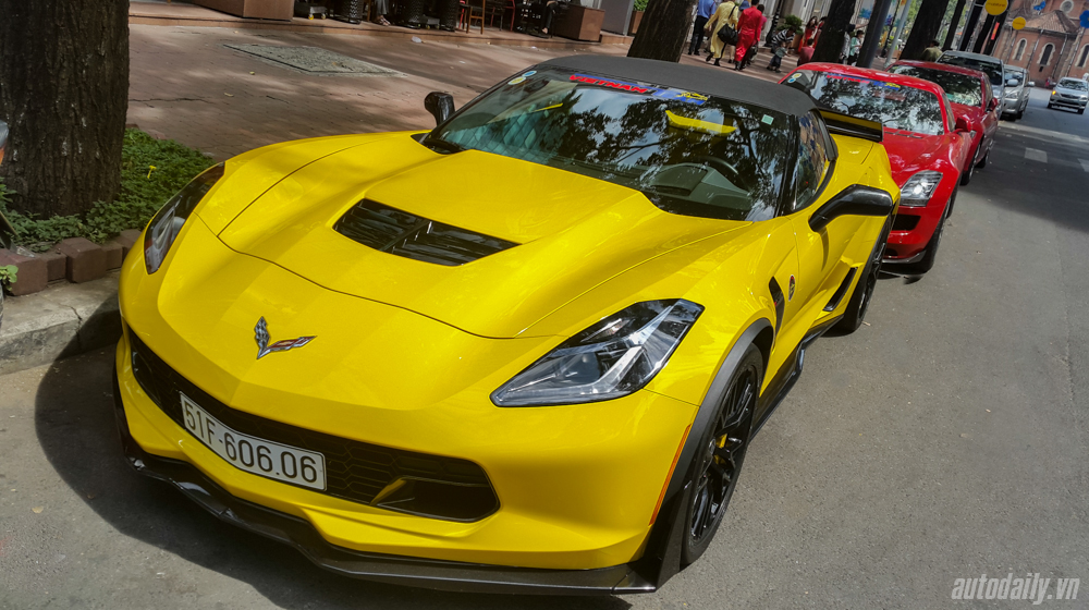 Cặp siêu xe mới ra biển rực rỡ trên phố Sài Gòn Chevrolet_C7_Z06 (7).jpg