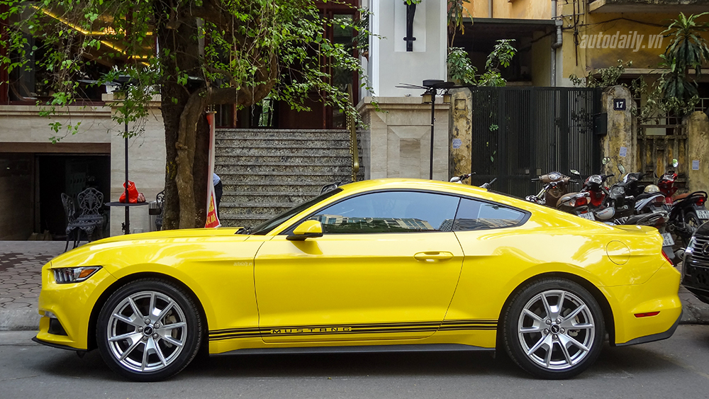 Dàn siêu xe xuống phố đón Tết tại Hà Nội Dàn xe xuống phố đón tết (26).jpg