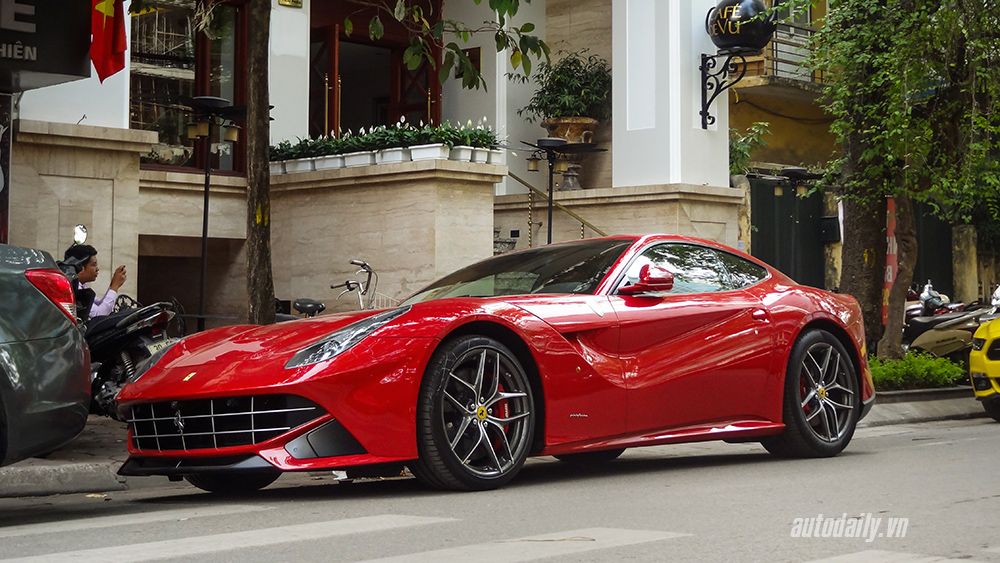 Dàn siêu xe xuống phố đón Tết tại Hà Nội Dàn xe xuống phố đón tết (6).jpg