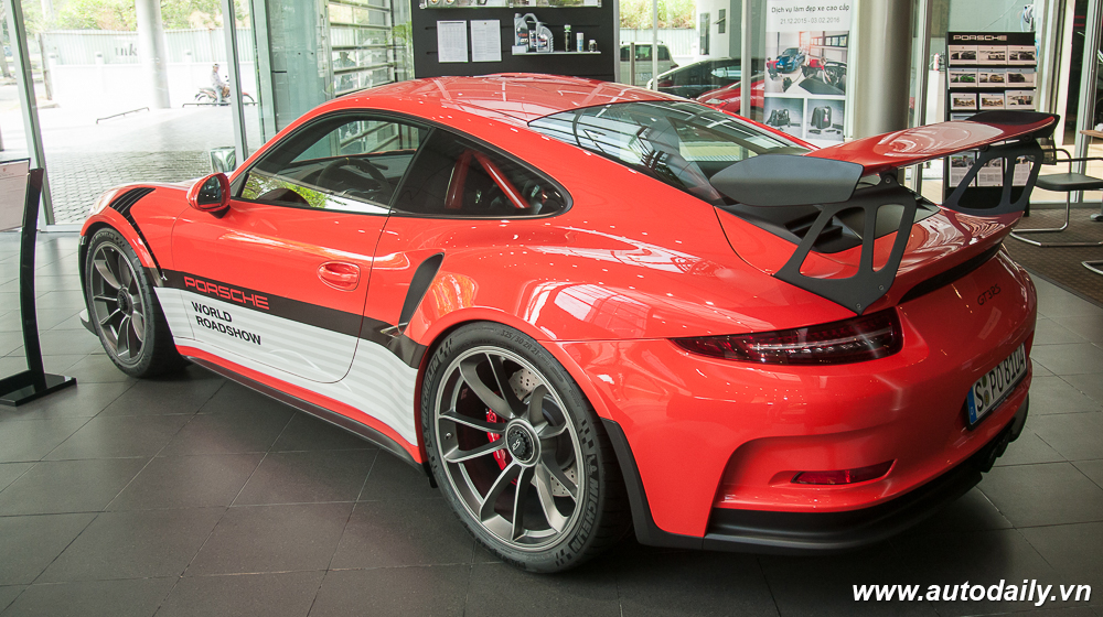 Ngắm dàn “xế khủng” của Porsche vừa về Việt Nam 911_GT3_RS (4).jpg