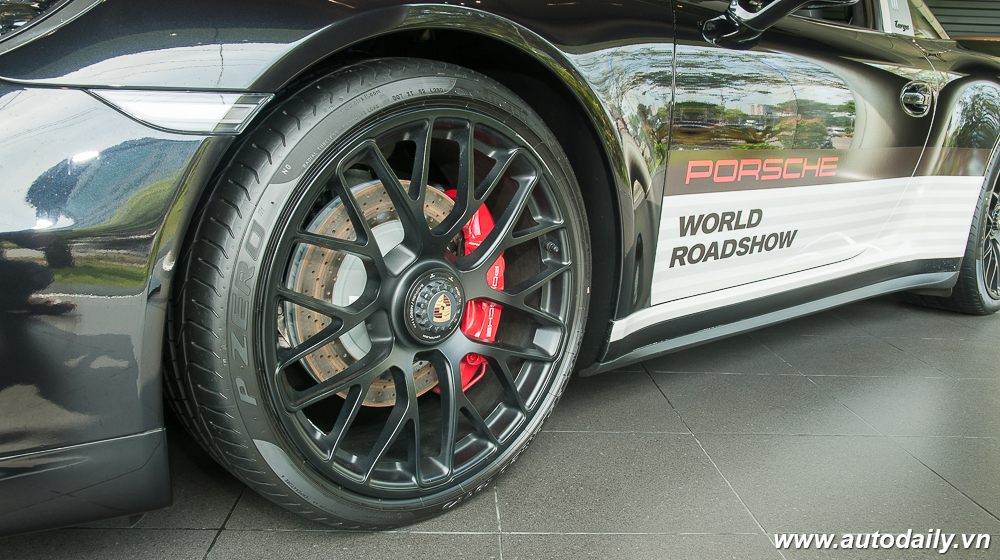 Ảnh chi tiết Porsche 911 Targa 4 GTS 911_Tarrga (4).jpg