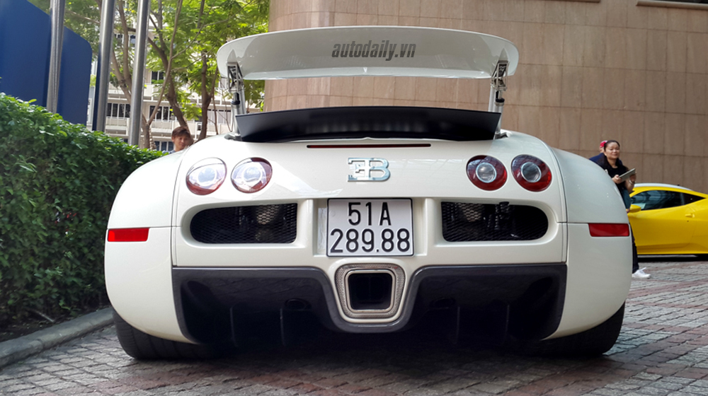 Ngây ngất với Bugatti Veyron “độc, khủng” nhất Việt Nam bugatti Veyron (11).JPG