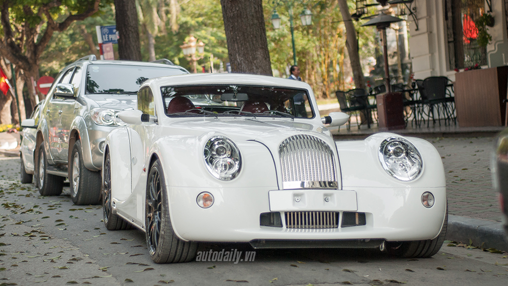 Diện kiến siêu xe thân gỗ Morgan Aero 8 trên phố Hà Nội Morgan Aero 8 trên phố Hà Nội (6).JPG