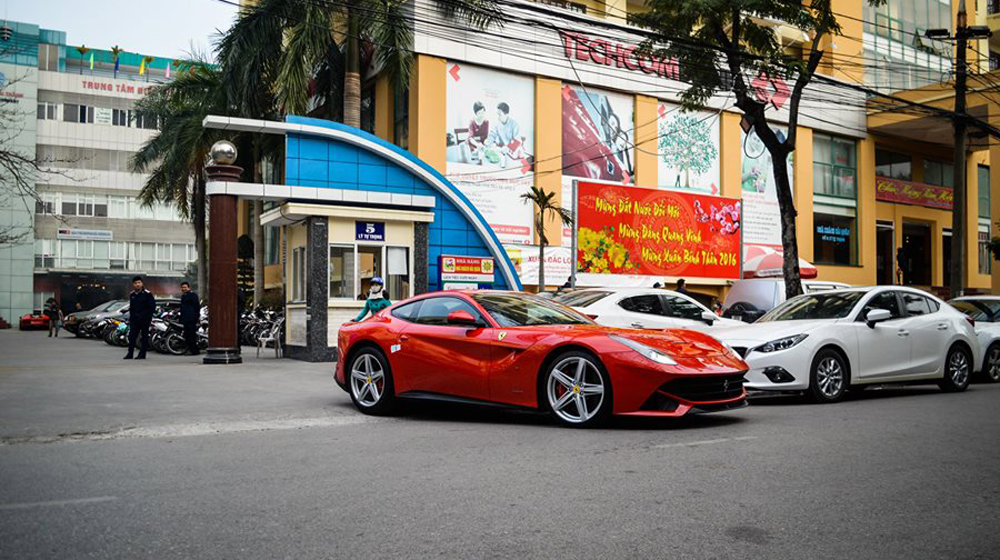 Ferrari F12 Berlinetta lăn bánh sau 2 năm 