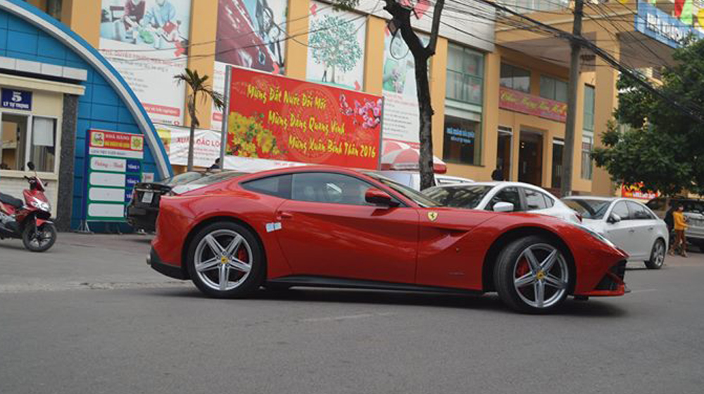 Ferrari F12 Berlinetta lăn bánh sau 2 năm 
