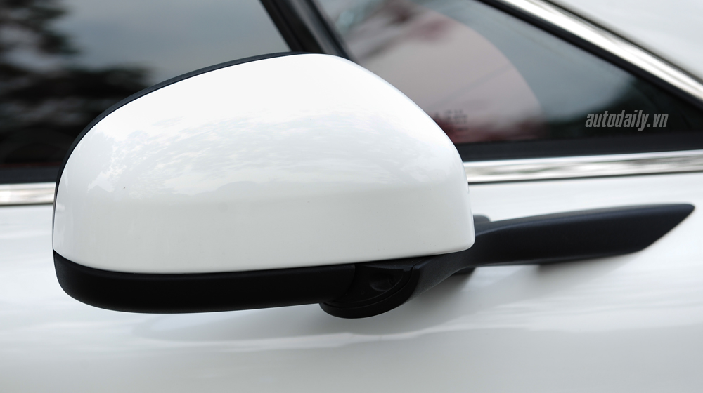 Chạm mặt “nữ hoàng” Aston Martin Rapide S giữa lòng Hà Nội aston Martin  (10).jpg