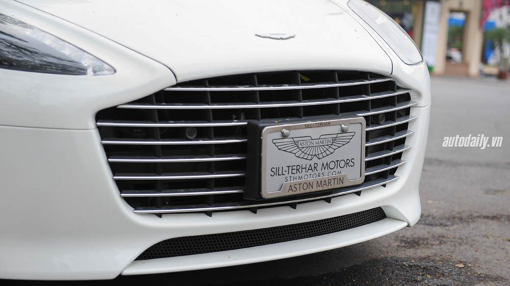 Chạm mặt “nữ hoàng” Aston Martin Rapide S giữa lòng Hà Nội aston Martin  (23).jpg