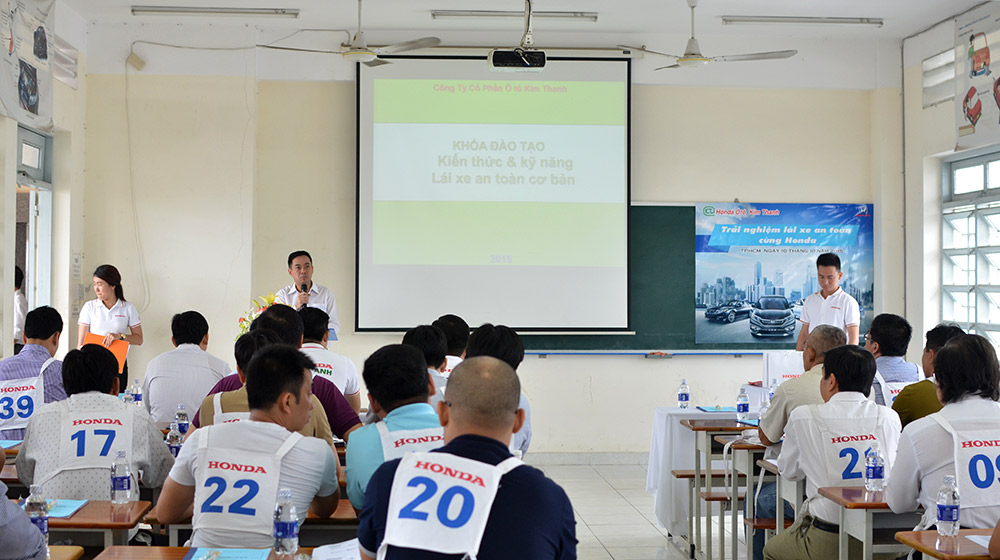 Nhiều người Việt lái xe an toàn nhờ Honda Việt Nam LXAT-2015-(1).jpg