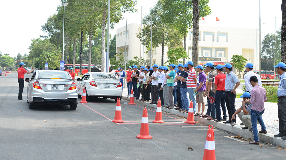 Nhiều người Việt lái xe an toàn nhờ Honda Việt Nam LXAT-2015-(4).jpg