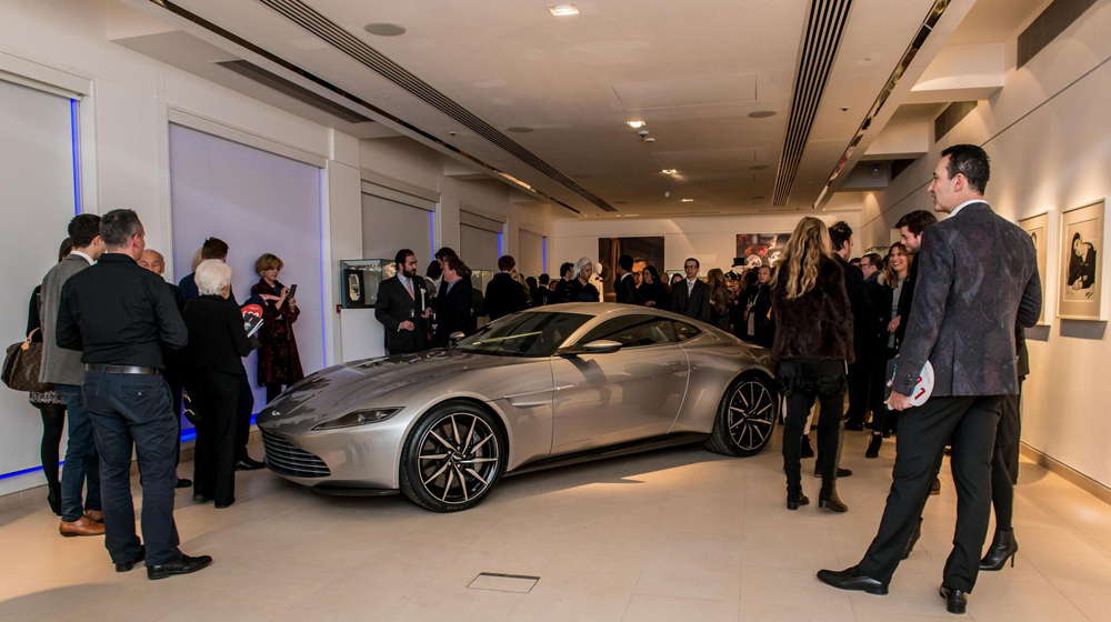 Siêu phẩm Aston Martin DB10 được bán với giá gần 3,6 triệu USD Aston Martin DB10 auction 3 copy.JPG