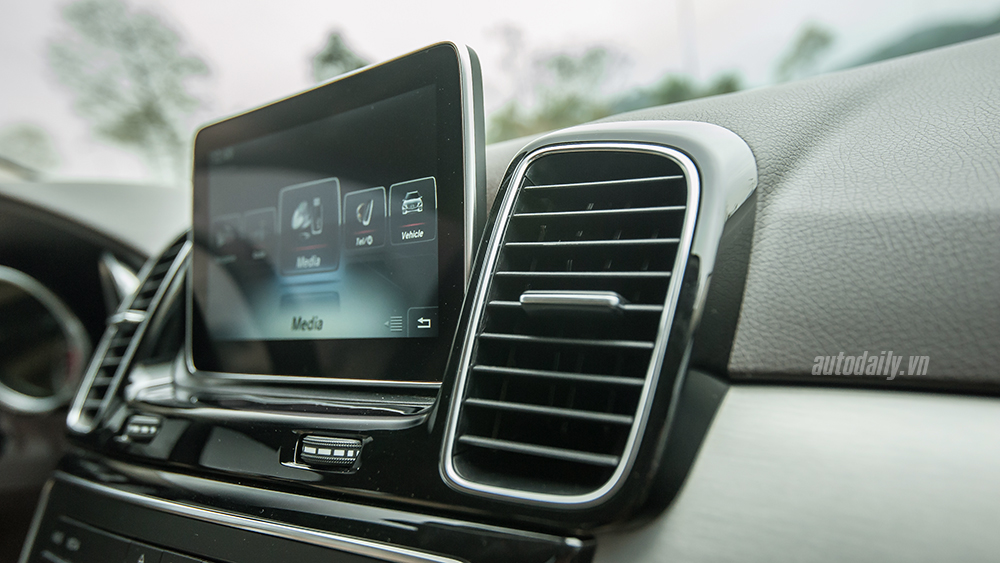 Đánh giá Mercedes-Benz GLE400 4Matic: Bước chuyển mình ngoạn mục Mercedes GLE Test Drive (10).JPG