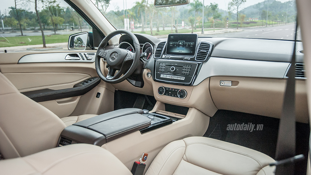 Đánh giá Mercedes-Benz GLE400 4Matic: Bước chuyển mình ngoạn mục Mercedes GLE Test Drive (51).JPG