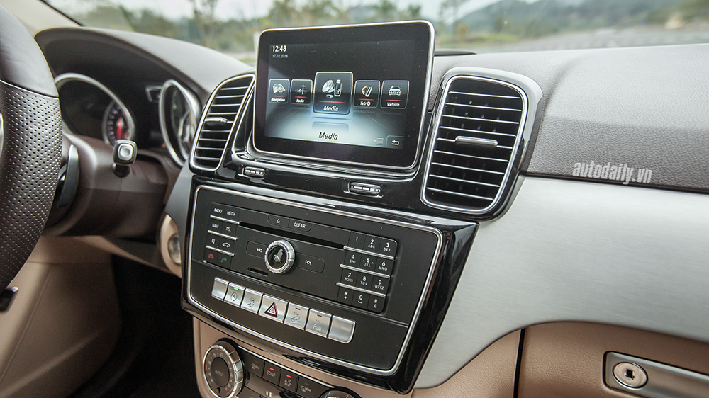 Đánh giá Mercedes-Benz GLE400 4Matic: Bước chuyển mình ngoạn mục Mercedes GLE Test Drive (7).JPG