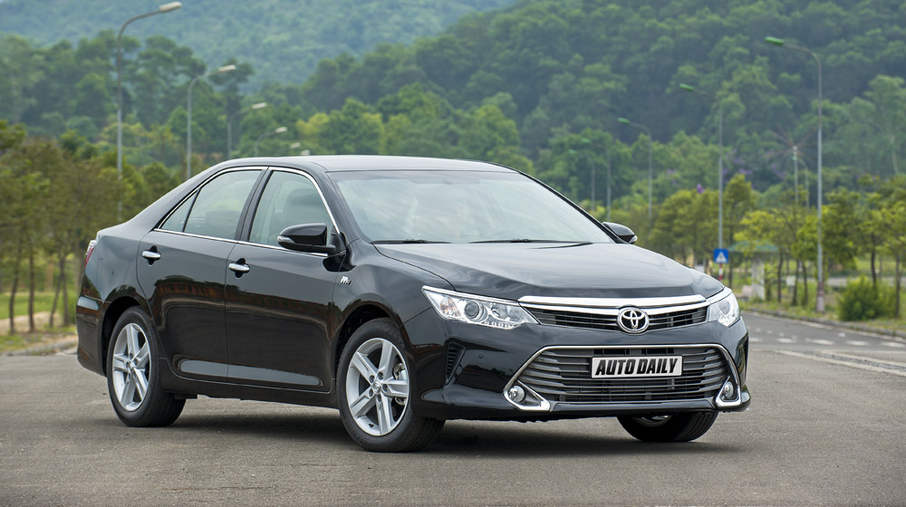 Phân khúc sedan đang dần bị thất sủng Toyota-Camry-2 (1)-1.jpg