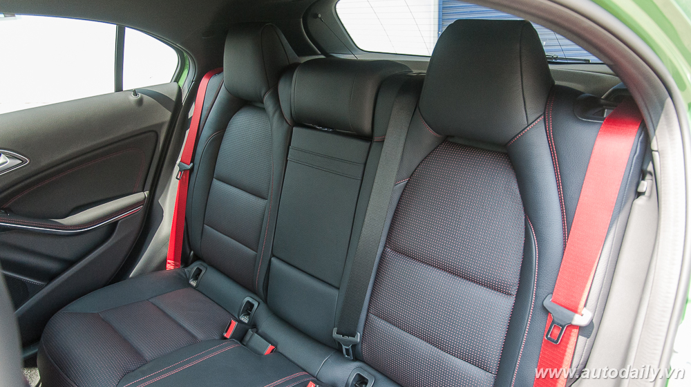 Chi tiết Mercedes-Benz A-Class 2016 tại Việt Nam A-Class_2016 (33).jpg