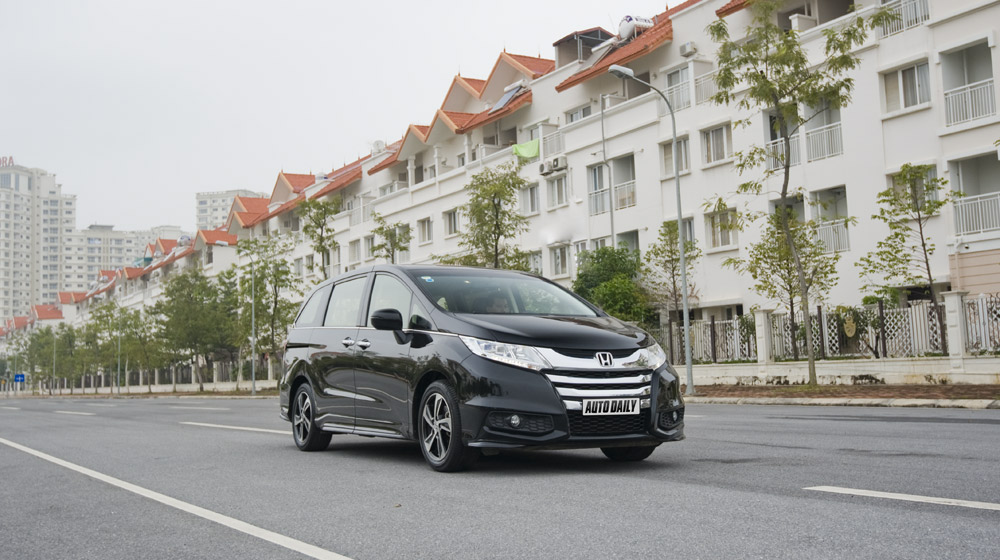 Honda Odyssey – Chuẩn mực mới cho xe gia đình tại Việt Nam Honda Odyssey 2016 (12).jpg