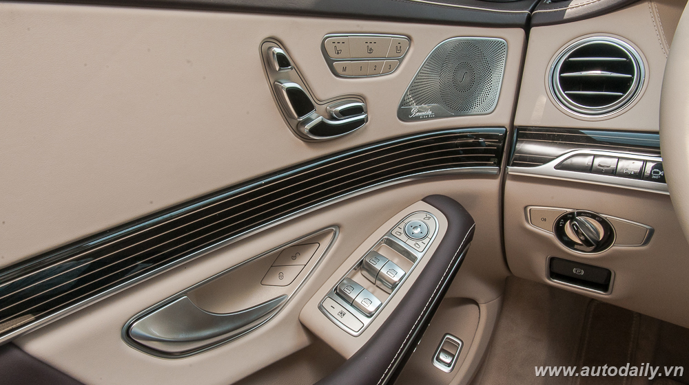 Ảnh chi tiết Mercedes-AMG S 65 chính hãng tại Việt Nam Mercedes-AMG_S_65 (3).jpg