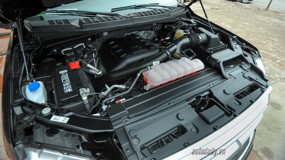 Cận cảnh cặp đôi Ford F-150 Platinum 2015 mới về Hà Nội FOrd F150 2015 (21).JPG