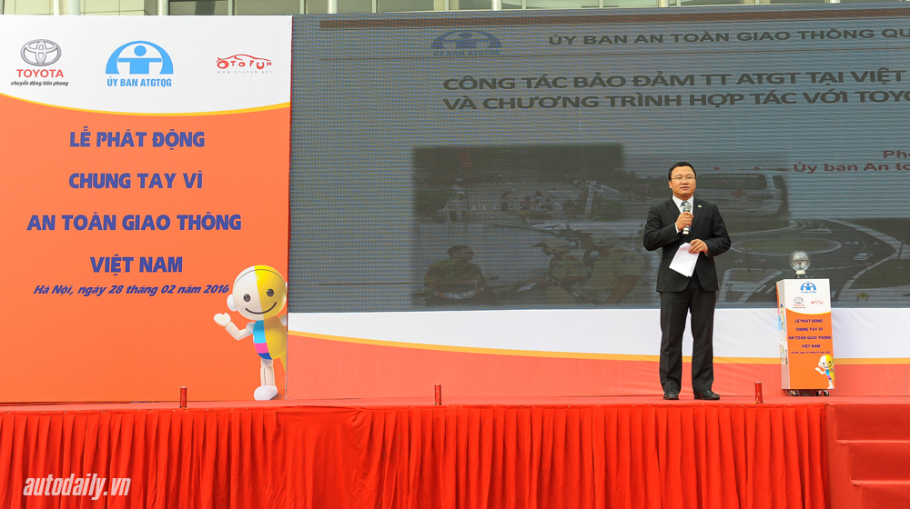 Khởi động chương trình “Toyota chung tay vì an toàn giao thông Việt Nam” An toan giao thong (3).jpg