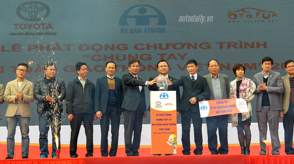 Khởi động chương trình “Toyota chung tay vì an toàn giao thông Việt Nam” An toan giao thong (7).jpg