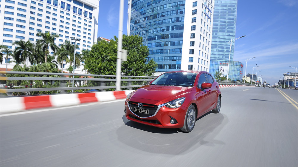 Hôm nay (1/3), ôtô - xe máy được đi tối đa 60km/h trong phố dda1474b4219a4836e96f5cd94beaa8d_Mazda2_1jpg.jpg