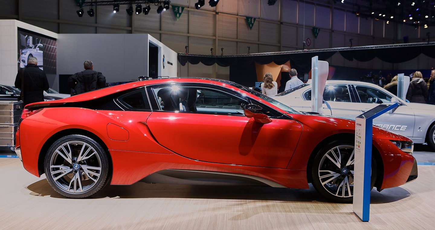 Cận cảnh BMW i8 Protonic Red Edition “bằng xương bằng thịt” bmw-i8-protonic-red-edition-is-the-beginning-of-something-hot-in-geneva_8.jpg