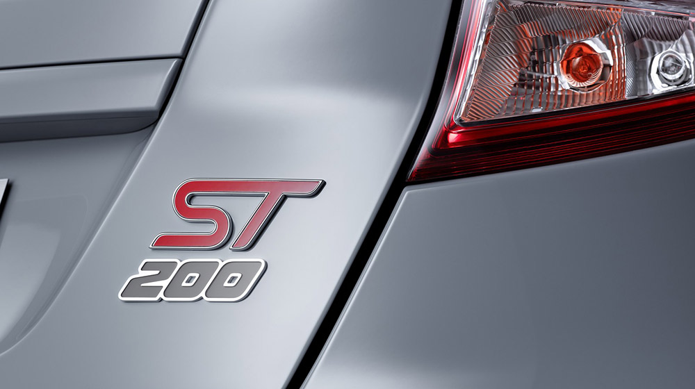 Xem ảnh chi tiết Ford Fiesta ST200 ford-fiesta-st (3).jpg