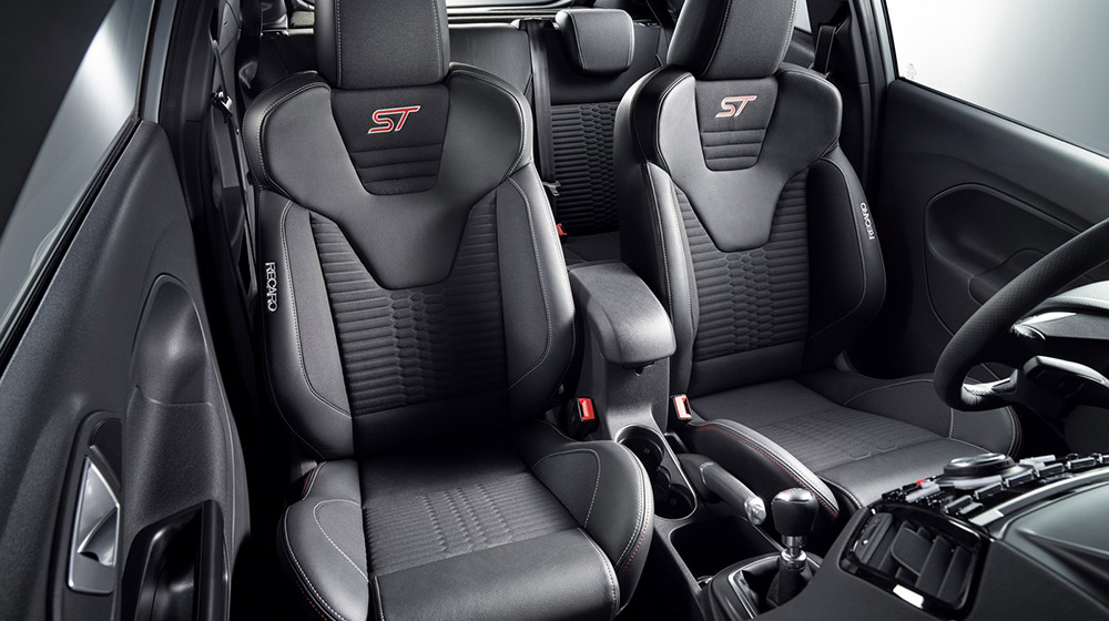 Xem ảnh chi tiết Ford Fiesta ST200 ford-fiesta-st (7)-1.jpg