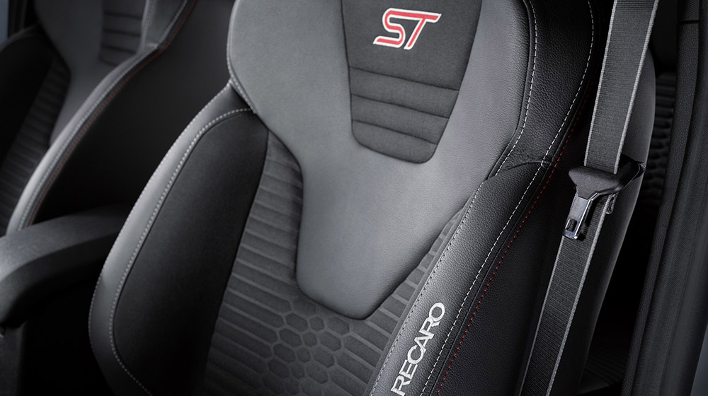 Xem ảnh chi tiết Ford Fiesta ST200 ford-fiesta-st (9)-1.jpg