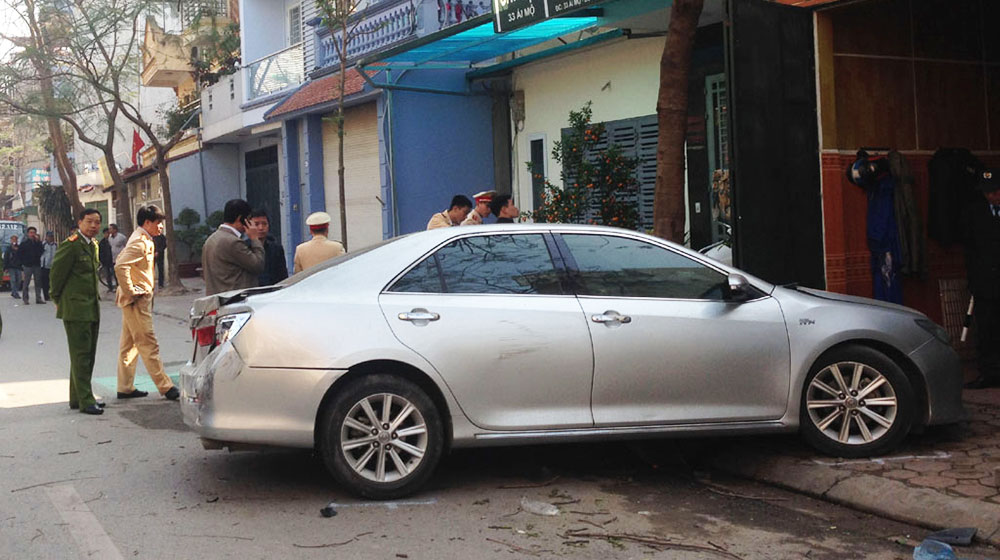 “Oan gia” vì giao chìa khóa cho thợ rửa xe 3_qlem.jpg