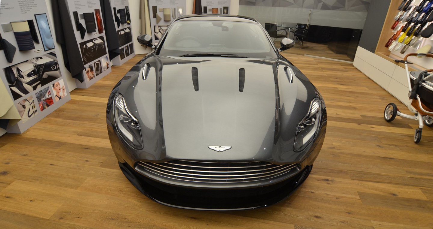 Aston Martin DB11 kiêu hãnh trên sân khấu Geneva Aston-Martin-DB11-at-Geneva6 copy.JPG