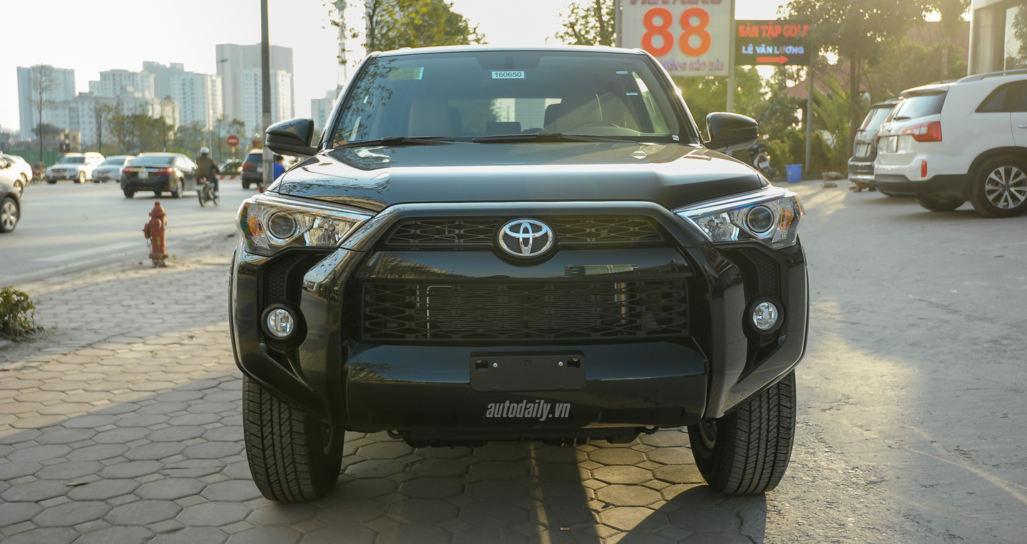 Ảnh chi tiết Toyota 4Runner SR5 2016 tại Hà Nội toyota 4runner 2016 (1).jpg
