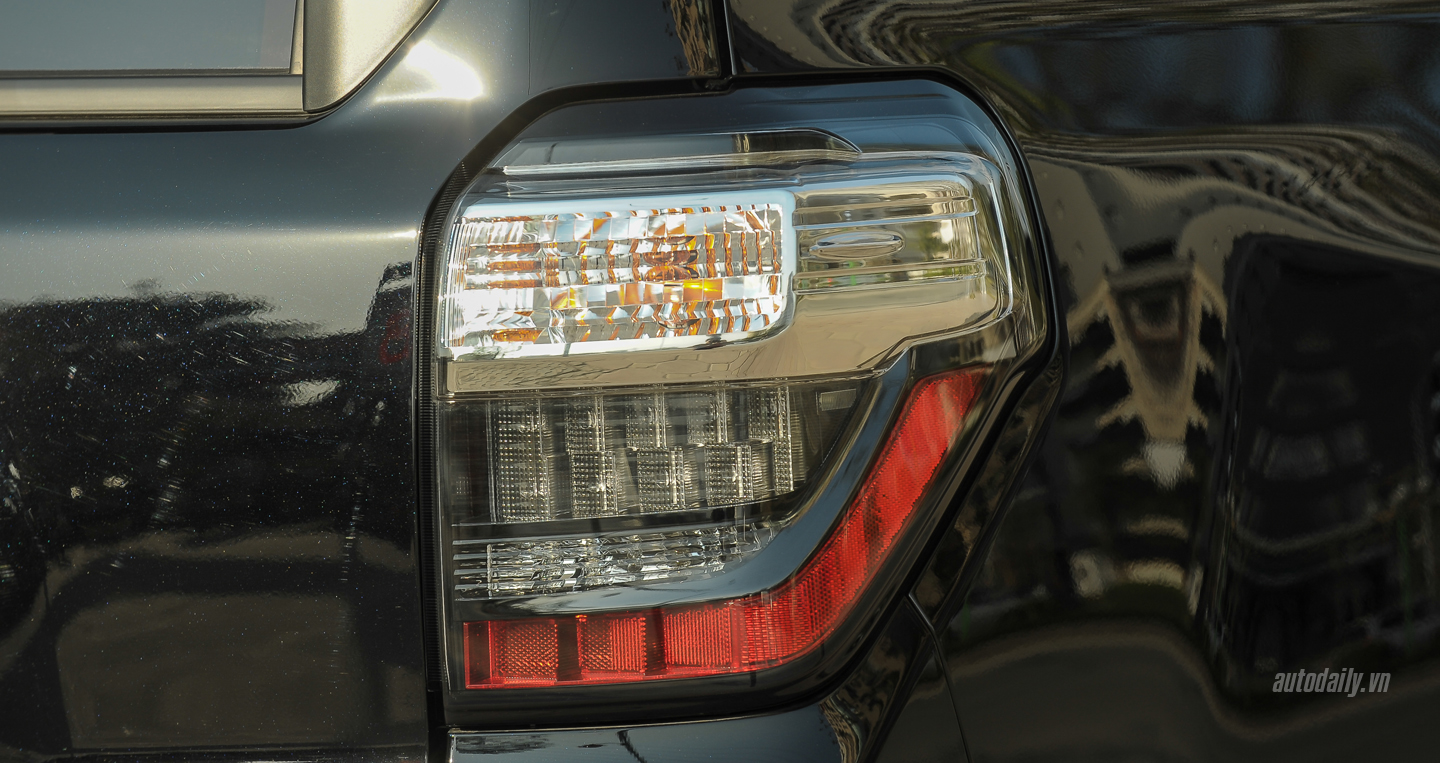 Ảnh chi tiết Toyota 4Runner SR5 2016 tại Hà Nội toyota 4runner 2016 (11).JPG