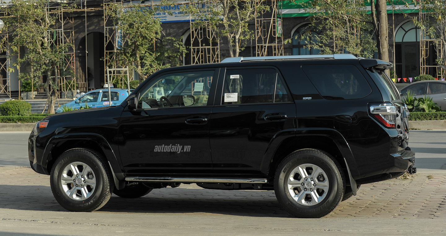 Toyota 4Runner SR5 2016 đầu tiên về Việt Nam, giá hơn 2,8 tỷ đồng toyota 4runner 2016 (13).JPG